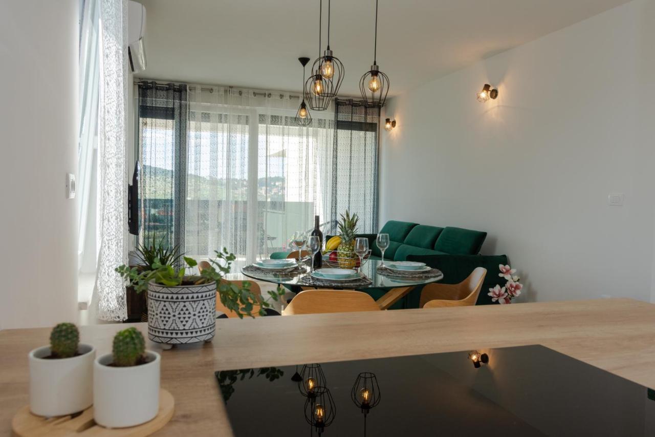 Super Modern Gold, Beautiful View Trogir