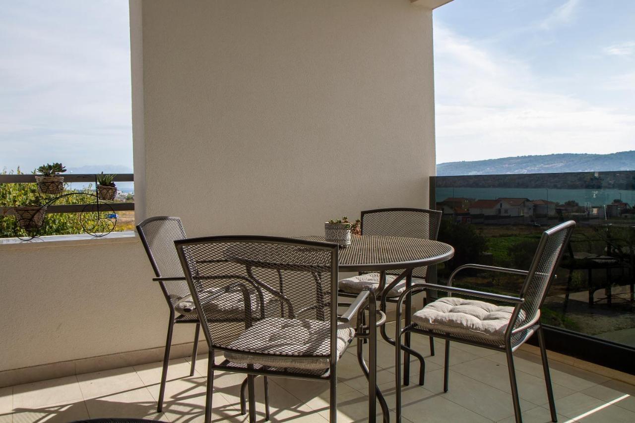 Super Modern Gold, Beautiful View Apartment